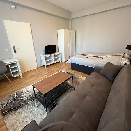 Apartment 1 In Location-carnation *